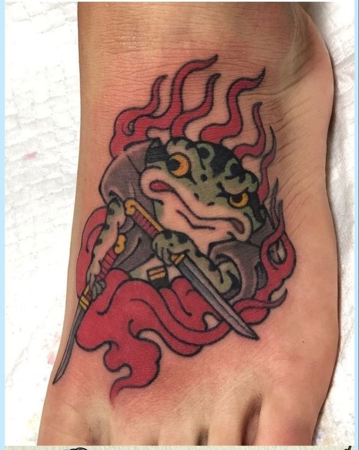 kiểu xăm ếch ở bàn chân cực chiến