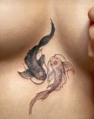 lôi cuốn với kiểu tattoo cá chép giữa ngực