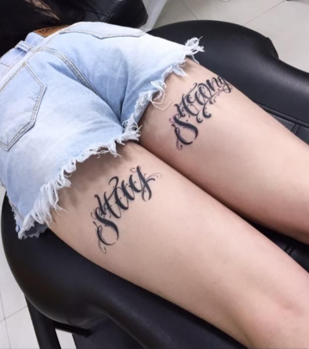 lôi cuốn với kiểu tattoo chữ stay strong ở sau đùi