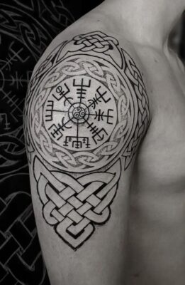 mẫu tattoo bắp tay biểu tượng chữ rune