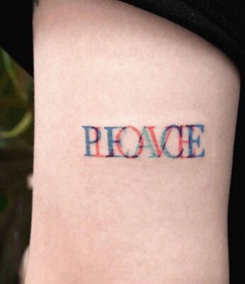 mẫu tattoo chữ nhiều màu độc đáo