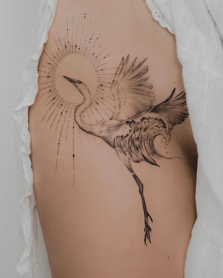 mẫu tattoo con hạc ý nghĩa