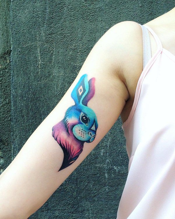 mẫu tattoo con thỏ với màu sắc nổi bật