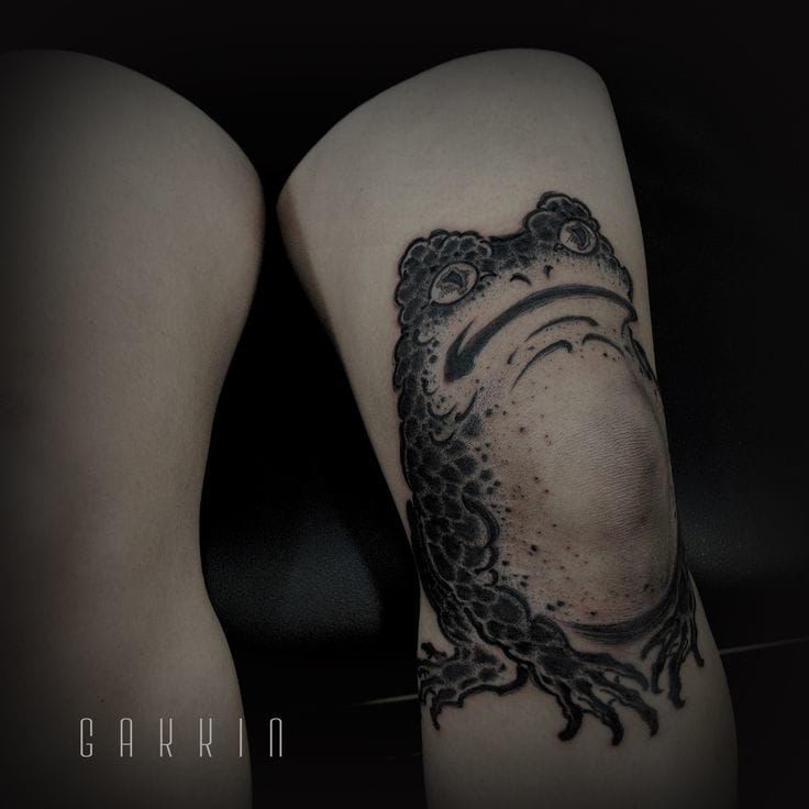 mẫu tattoo ếch cực chiến ở chân