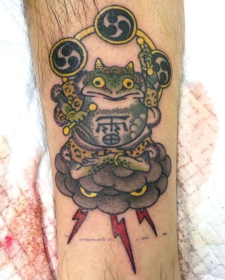 mẫu xăm vị thần ếch cực chiến