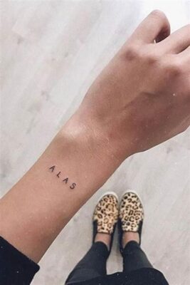 nét tinh tế của kiểu tattoo chữ đơn giản