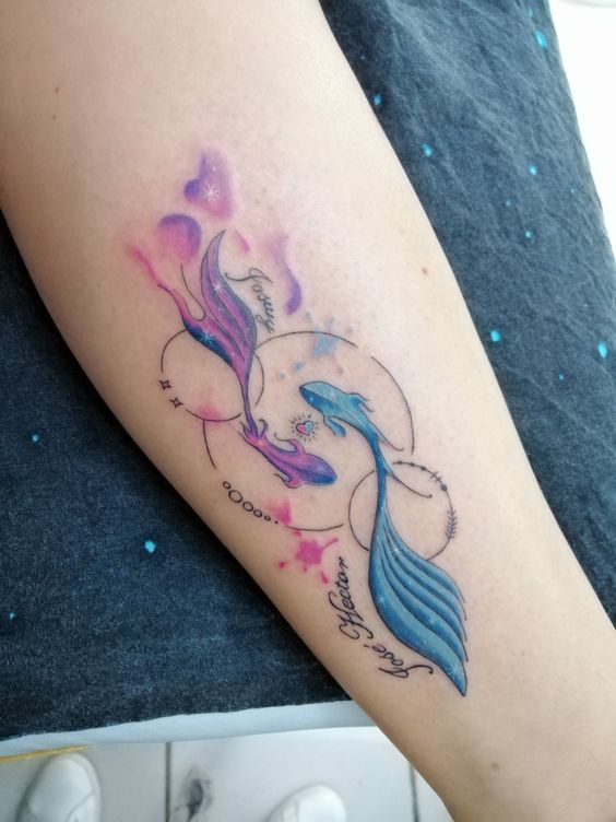 tattoo cẳng tay mẫu cá chép màu sắc nổi bật