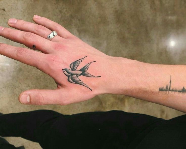tattoo con én mini ở bàn tay