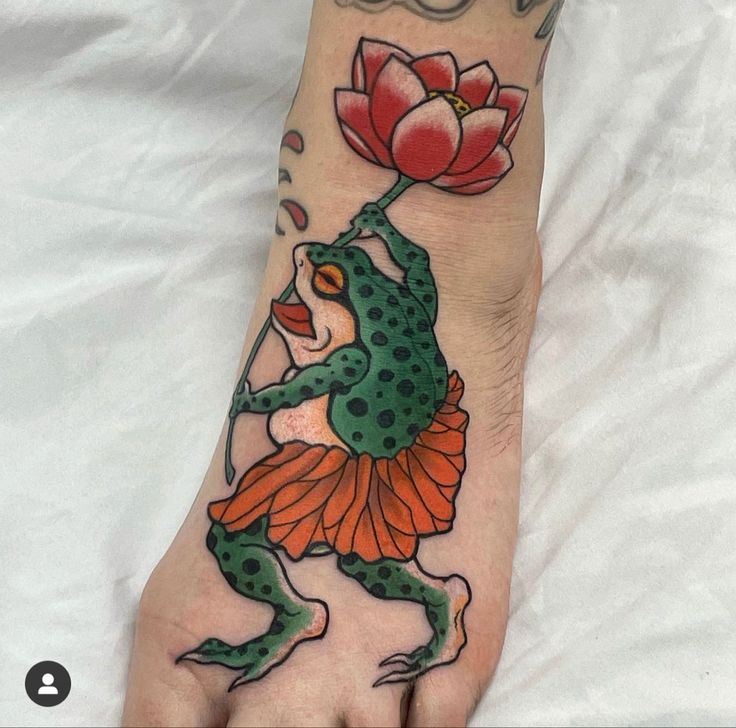 tattoo ếch cầm hoa sen cực chất