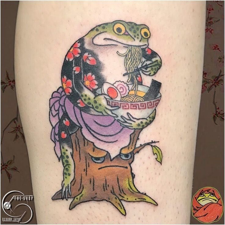 tattoo ếch đang ăn mì ramen