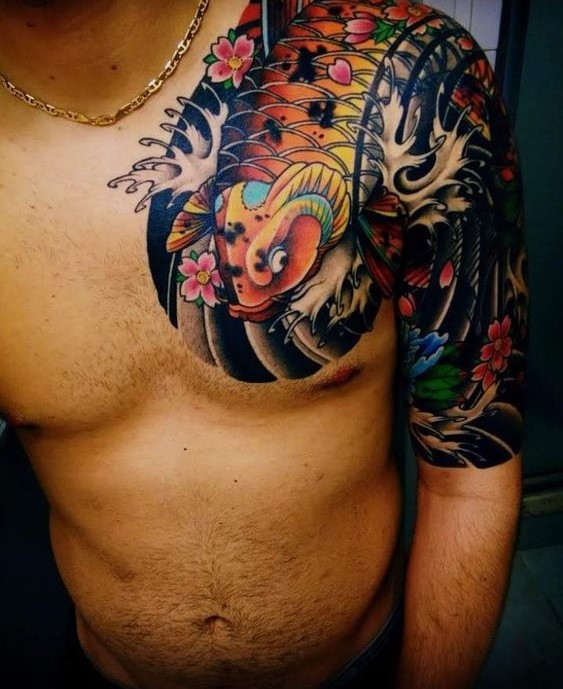 tattoo kín tay mẫu cá chép nhật cổ phong thủy