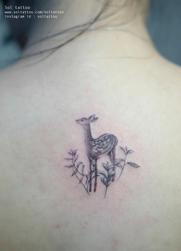 tattoo mini sau gáy cổ