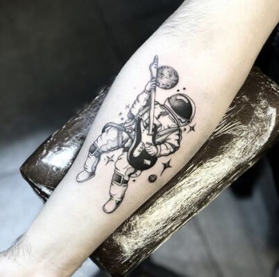 tattoo sáng tạo mẫu phi hành gia