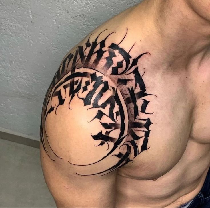 ý tưởng tattoo chữ phạn cực chất ở vai