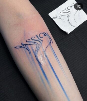 ý tưởng xăm chữ có màu cực nghệ thuật